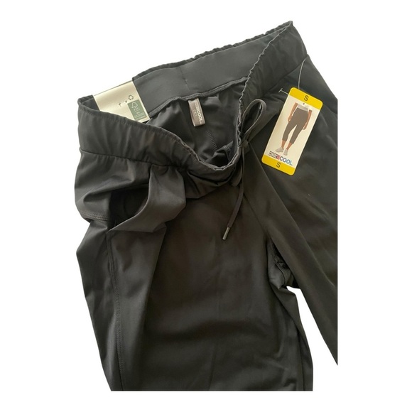 32 Degrees Pull On Black Capris (Women's S) - Picture 7 of 15